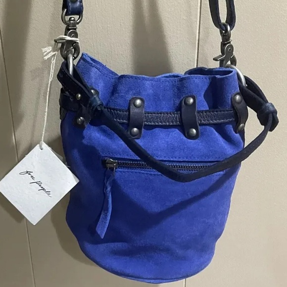Free People Cobalt Blue bucket bag (NEW) - Picture 6 of 12